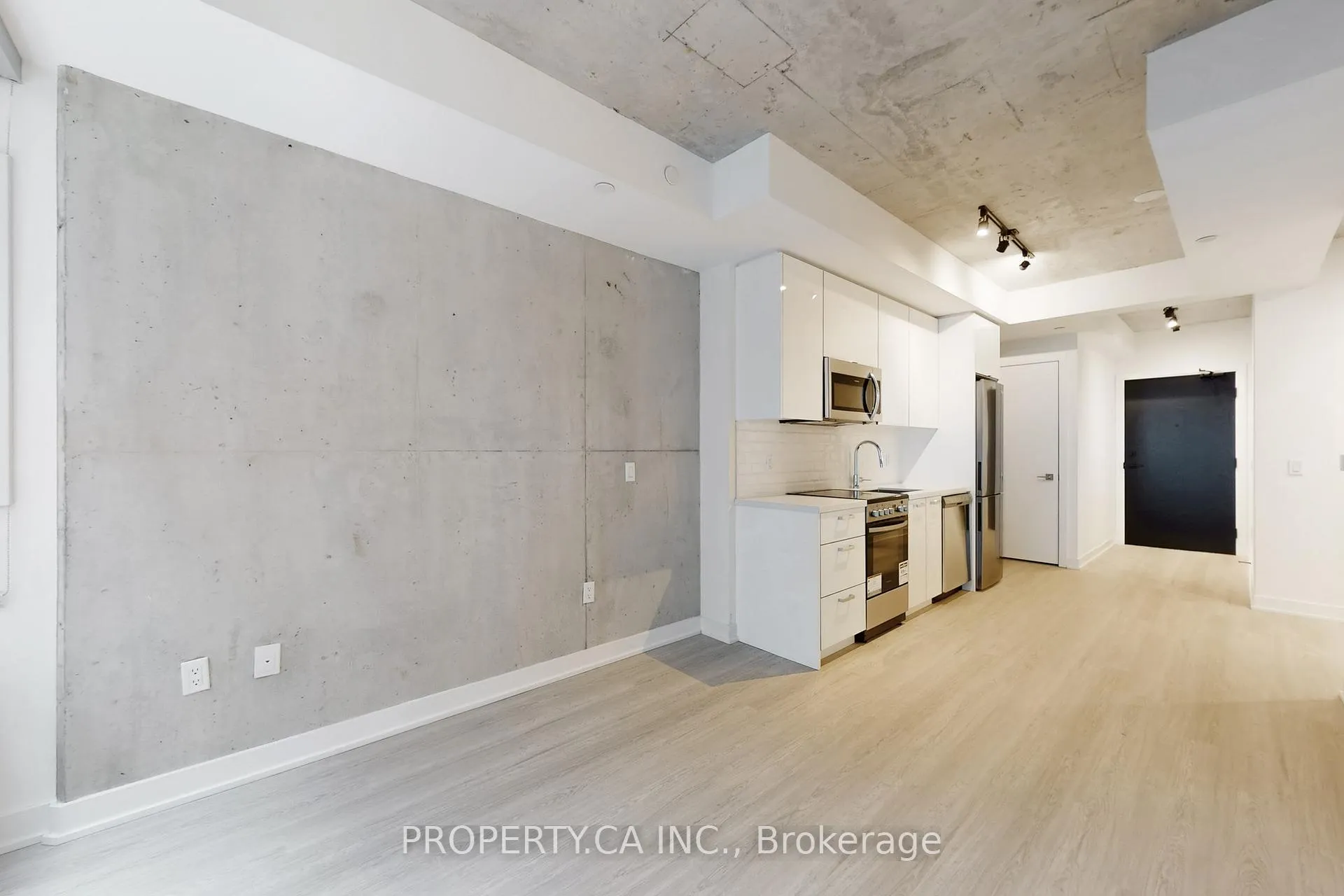 Photo 3 of Unit 401, 284 King Street E, Toronto, Moss Park — HOMEH