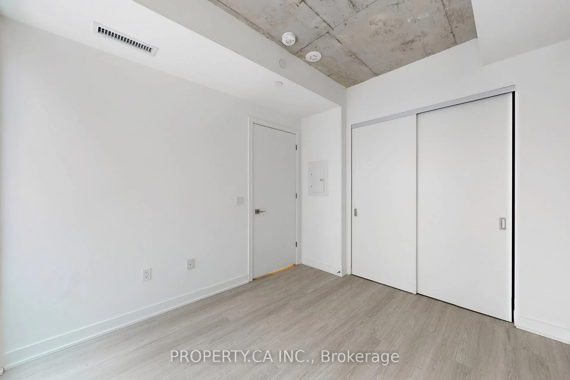 Photo 13 of Unit 401, 284 King Street E, Toronto, Moss Park — HOMEH