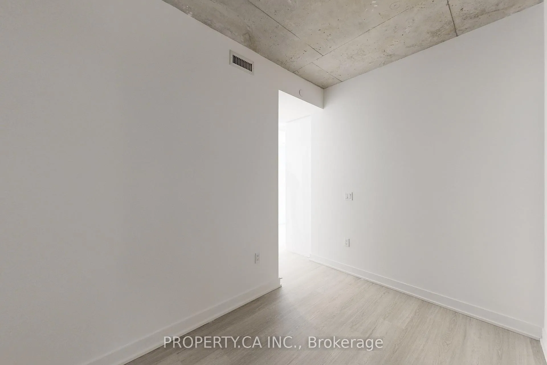 Photo 15 of Unit 401, 284 King Street E, Toronto, Moss Park — HOMEH