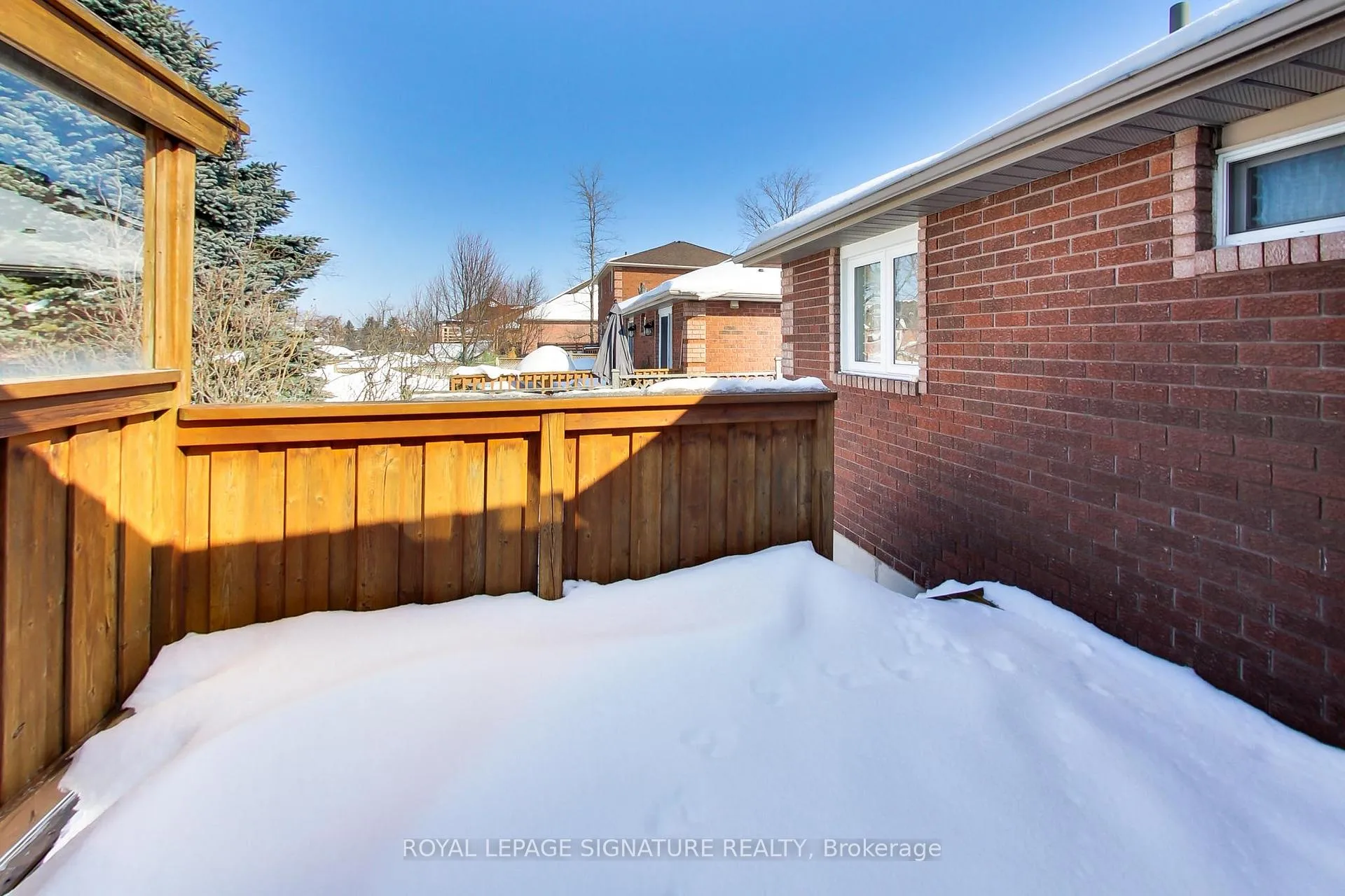 Photo 19 of 110 Hanmer Street W, Barrie, West Bayfield — HOMEH