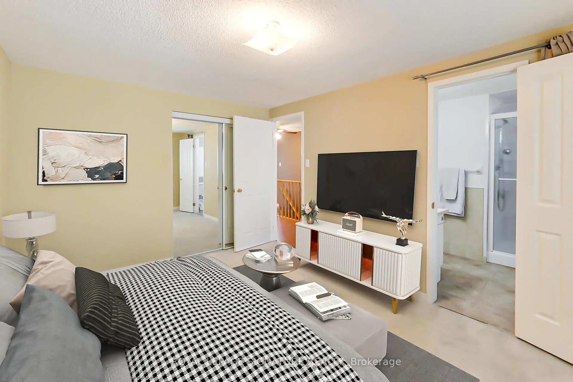 Photo 23 of 110 Hanmer Street W, Barrie, West Bayfield — HOMEH