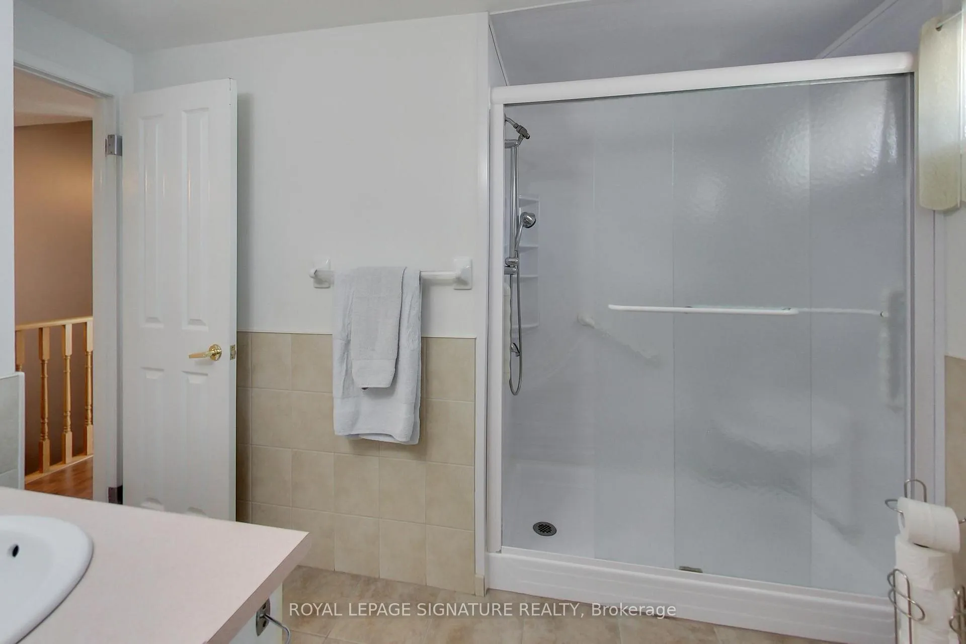 Photo 25 of 110 Hanmer Street W, Barrie, West Bayfield — HOMEH
