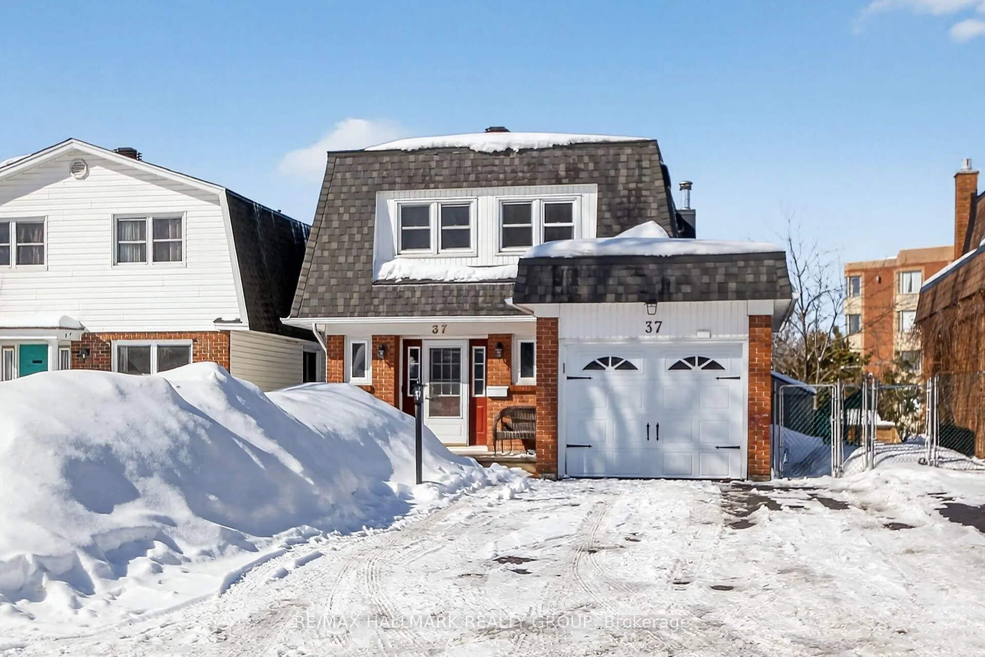 Front of 37 Priam Way