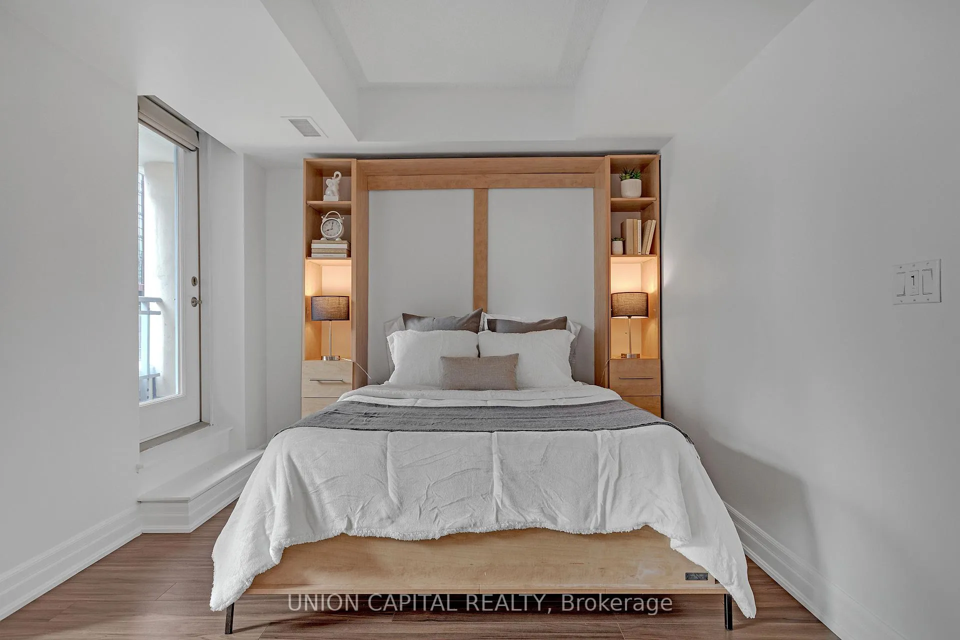 Photo 6 of Unit 310, 8 Scollard Street, Toronto, The Annex — HOMEH