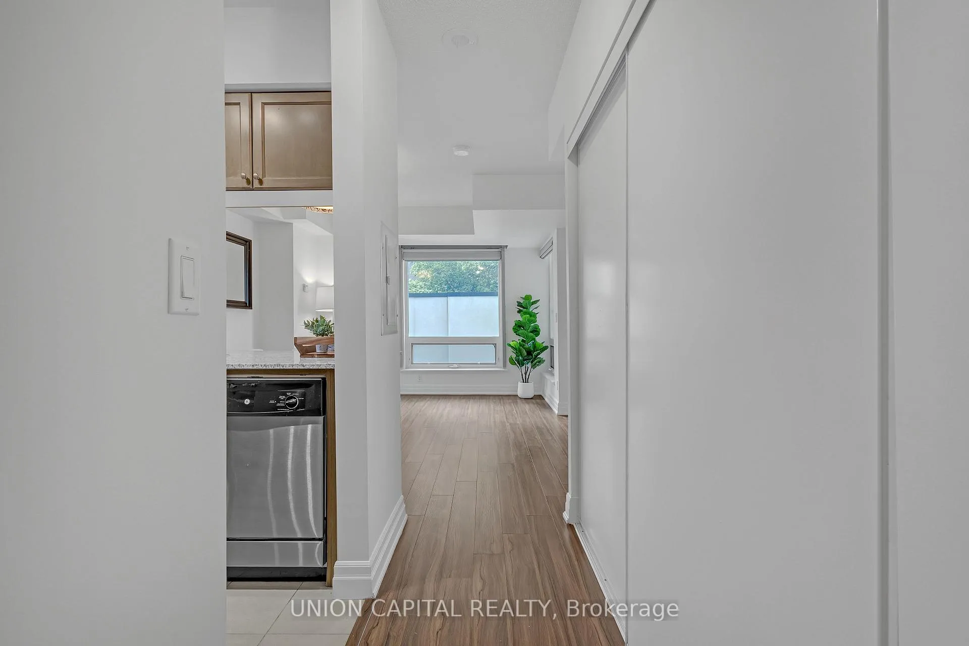 Photo 9 of Unit 310, 8 Scollard Street, Toronto, The Annex — HOMEH