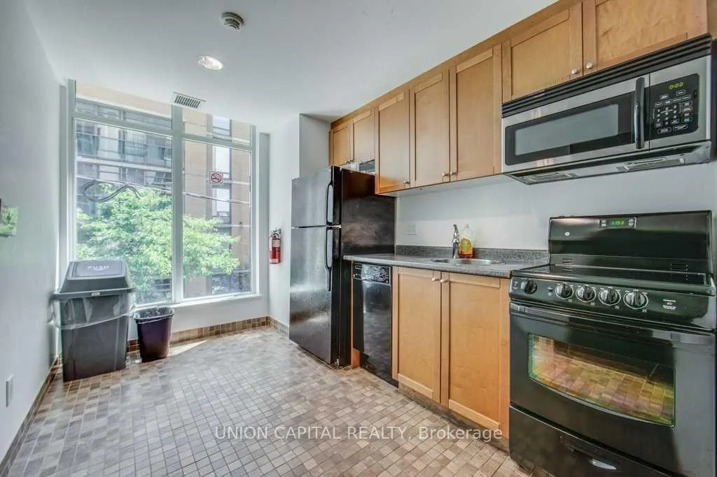 Photo 10 of Unit 310, 8 Scollard Street, Toronto, The Annex — HOMEH