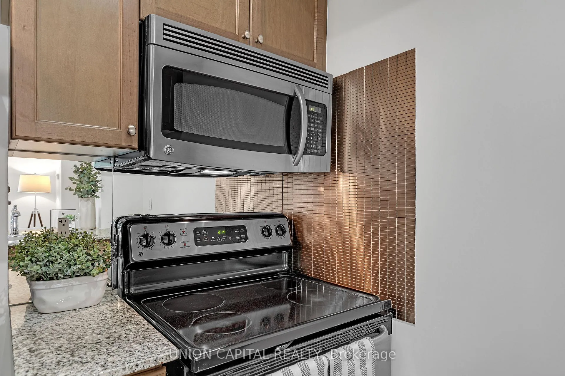Photo 12 of Unit 310, 8 Scollard Street, Toronto, The Annex — HOMEH
