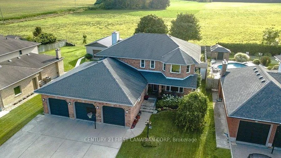 Photo 2 of 157 Wheeler Avenue, Thames Centre, Rural Thames Centre — HOMEH
