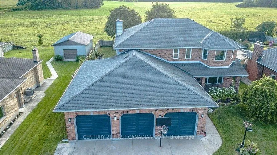 Photo 3 of 157 Wheeler Avenue, Thames Centre, Rural Thames Centre — HOMEH