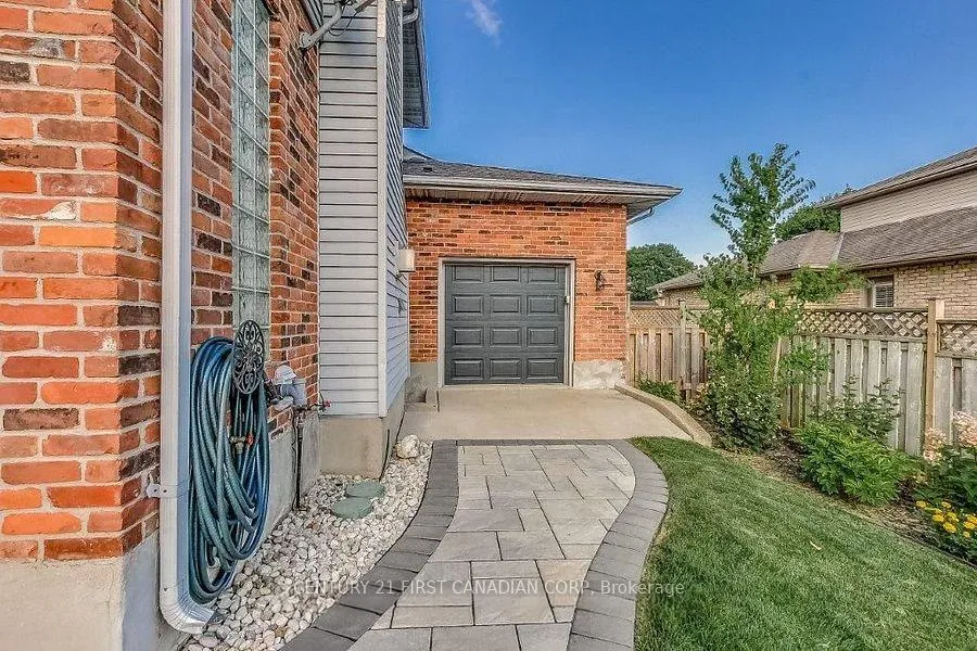 Photo 7 of 157 Wheeler Avenue, Thames Centre, Rural Thames Centre — HOMEH