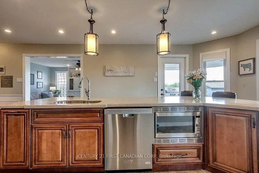 Photo 14 of 157 Wheeler Avenue, Thames Centre, Rural Thames Centre — HOMEH