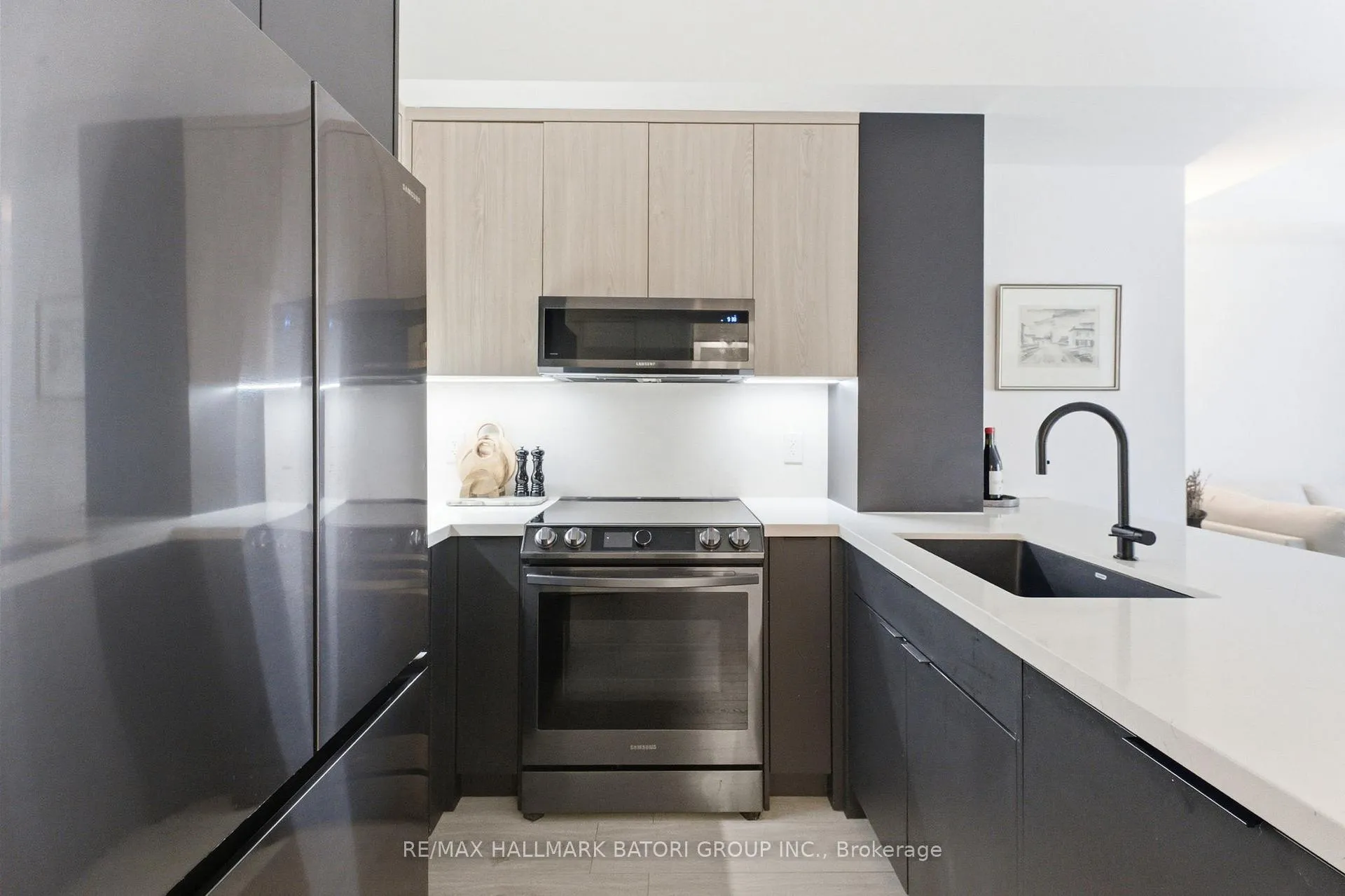 Photo 6 of Unit 1009, 83 Redpath Avenue, Toronto, Mount Pleasant West — HOMEH