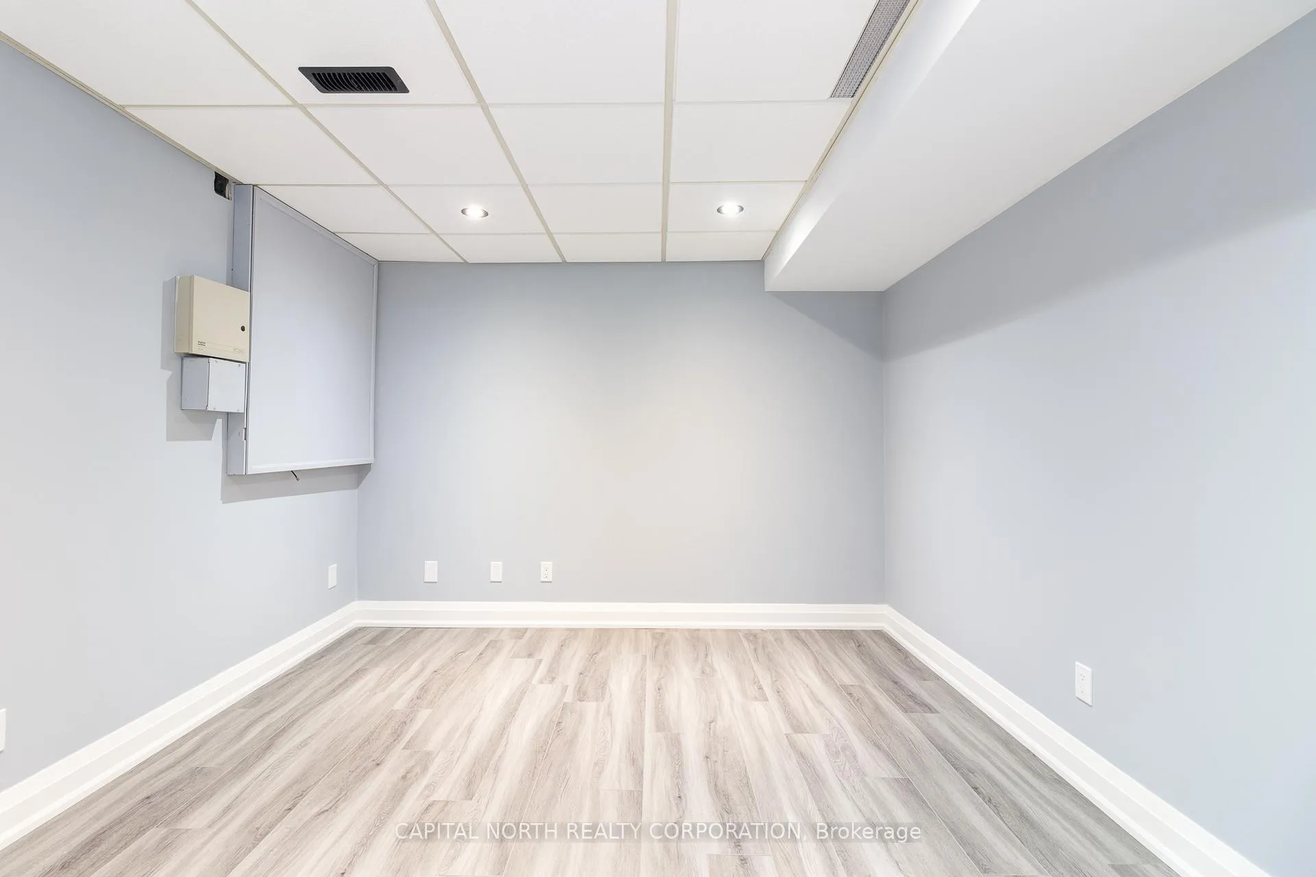 Photo 9 of 162 Longhouse Street, Vaughan, East Woodbridge — HOMEH