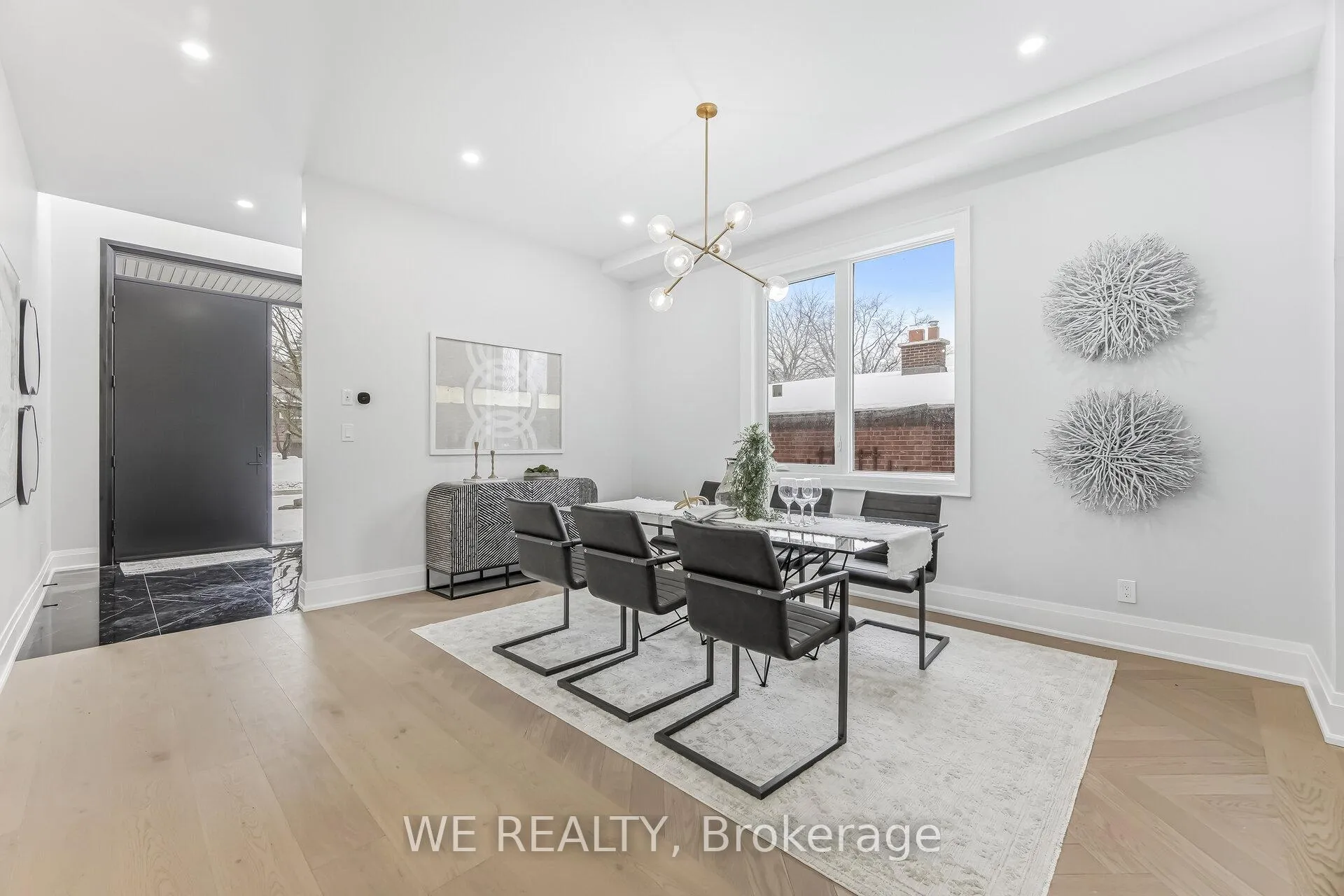 Photo 5 of 711 Hillview Crescent, Pickering, West Shore — HOMEH