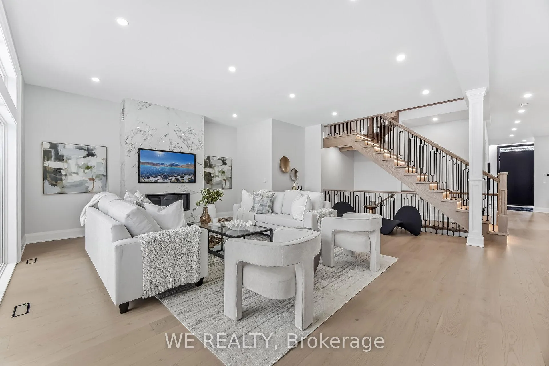 Photo 14 of 711 Hillview Crescent, Pickering, West Shore — HOMEH