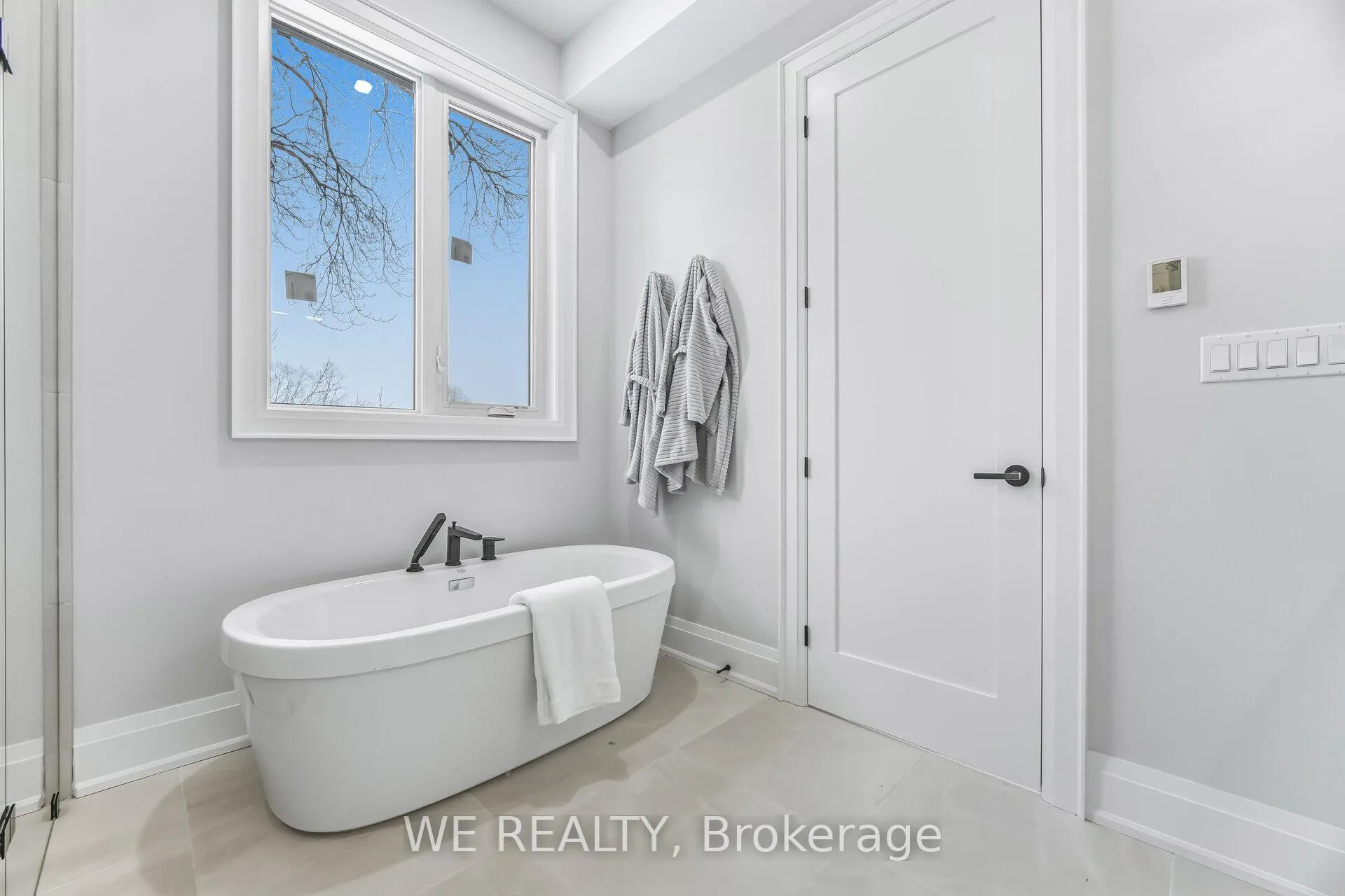 Photo 31 of 711 Hillview Crescent, Pickering, West Shore — HOMEH