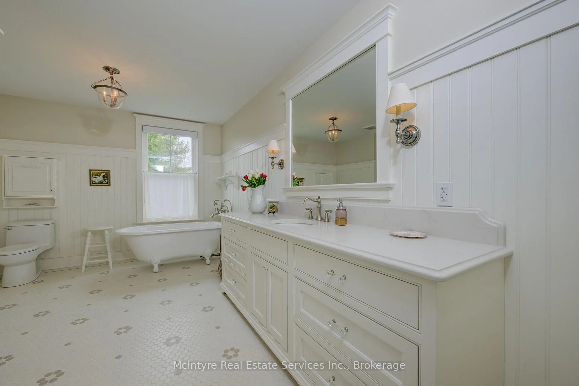 Photo 14 of 234 14th Concession Road E, Hamilton, Rural Flamborough — HOMEH