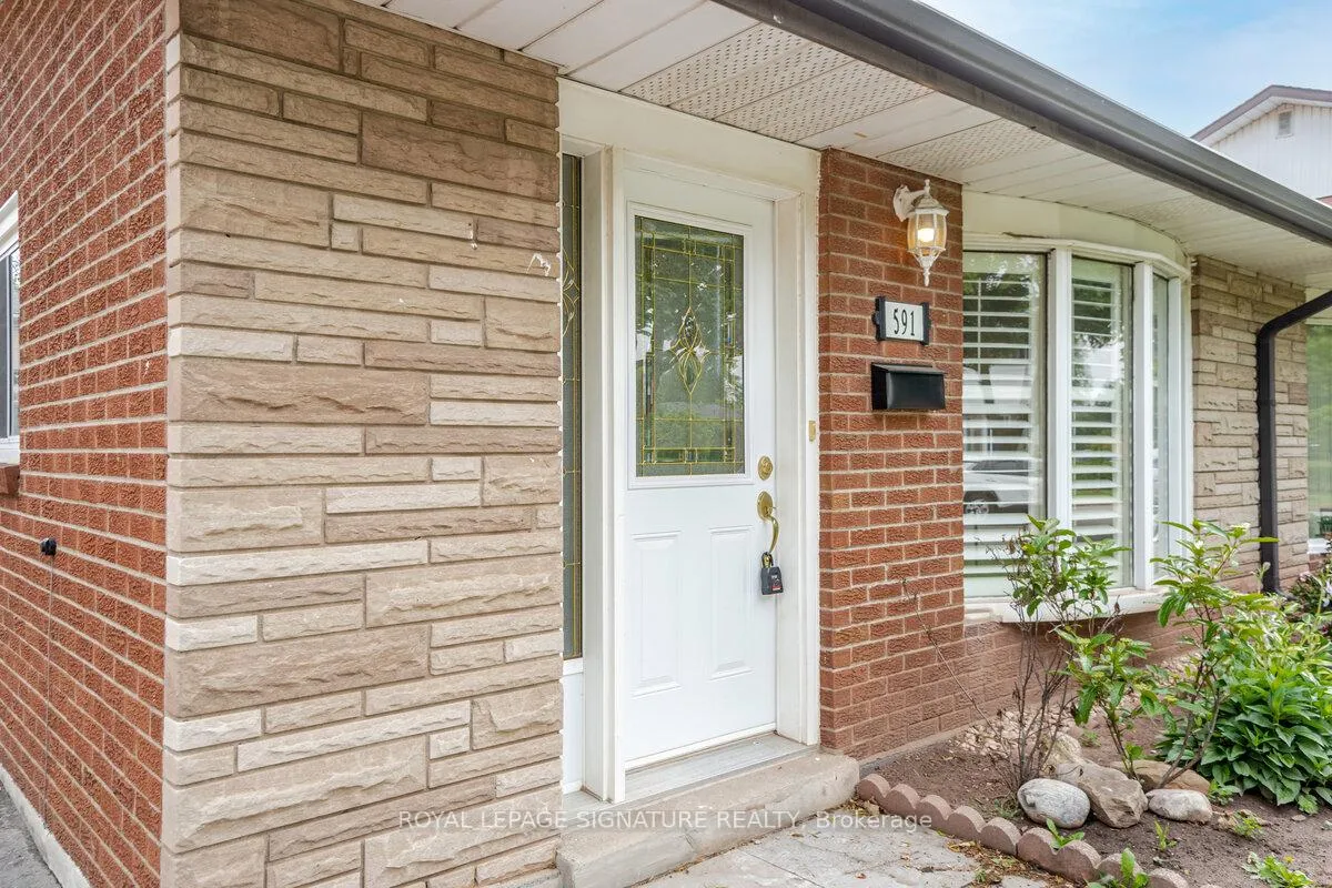 Photo 4 of Unit 1, 591 Turner Boulevard, Burlington, Shoreacres — HOMEH