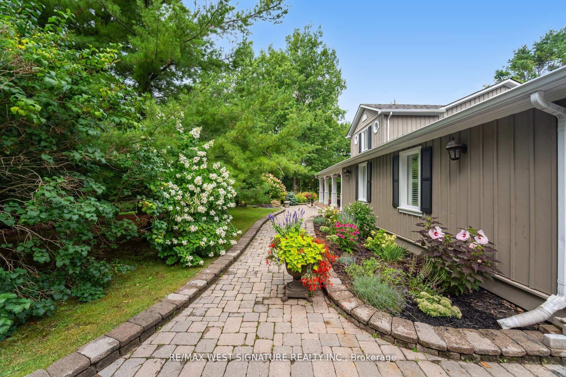 Photo 6 of 351 Dearbourne Avenue, King, King City — HOMEH