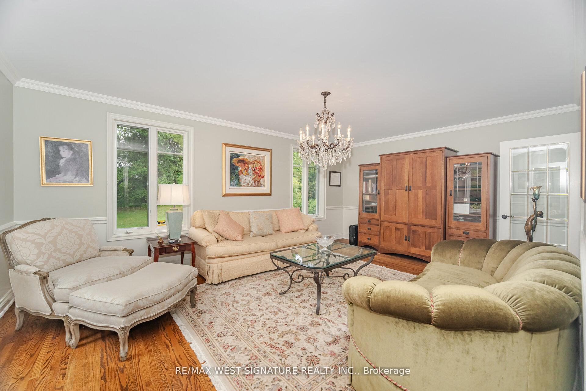Photo 7 of 351 Dearbourne Avenue, King, King City — HOMEH