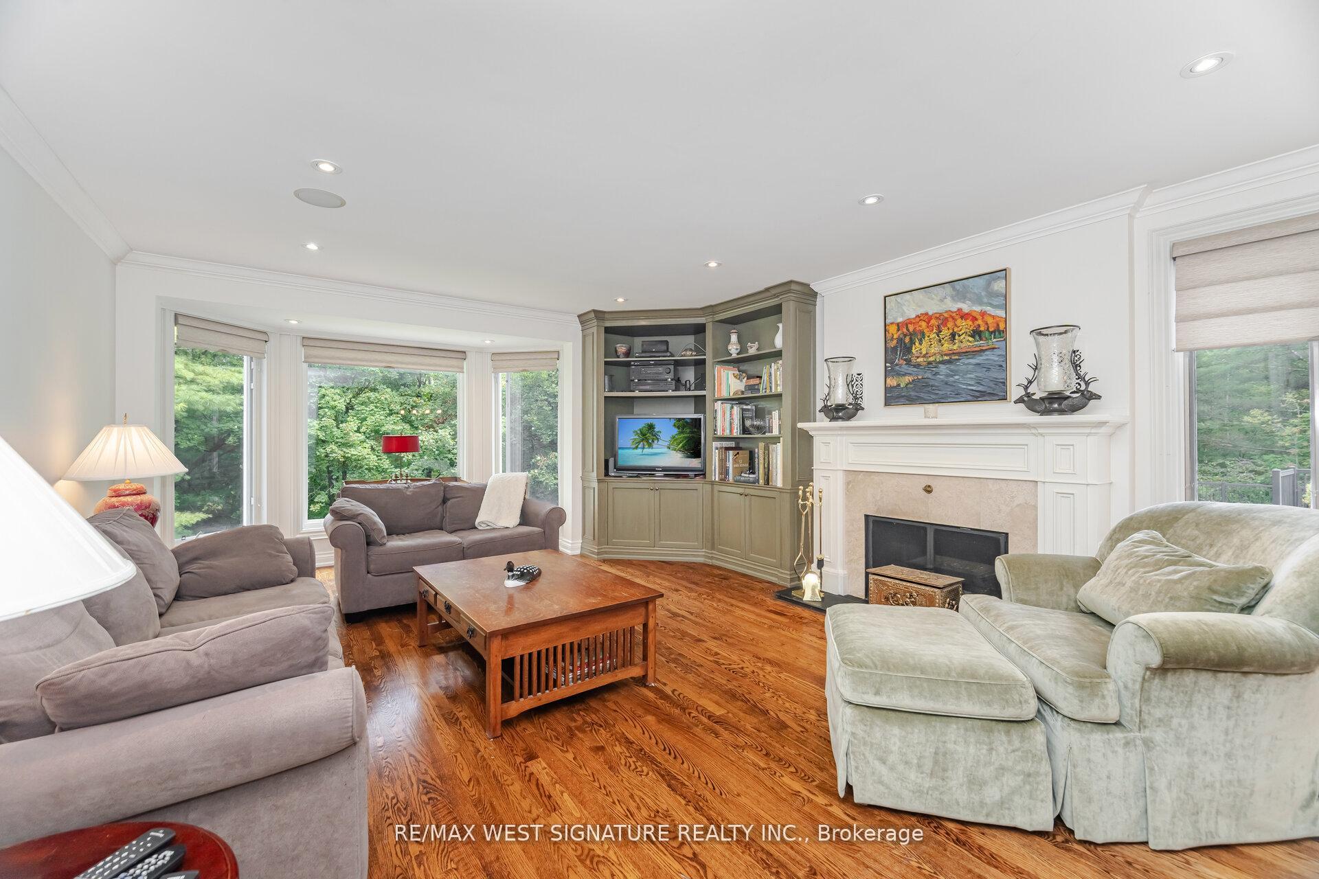 Photo 9 of 351 Dearbourne Avenue, King, King City — HOMEH
