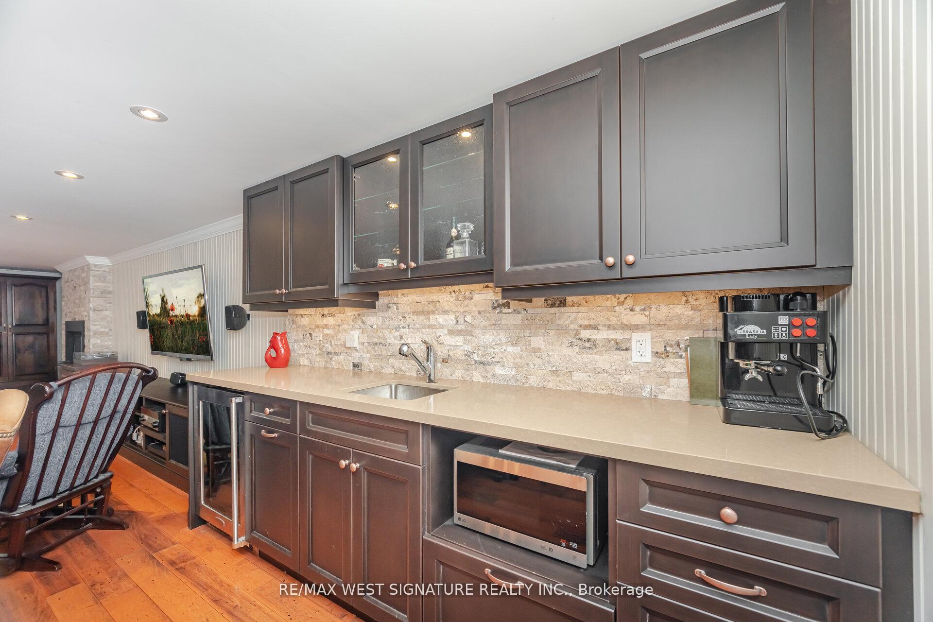 Photo 25 of 351 Dearbourne Avenue, King, King City — HOMEH