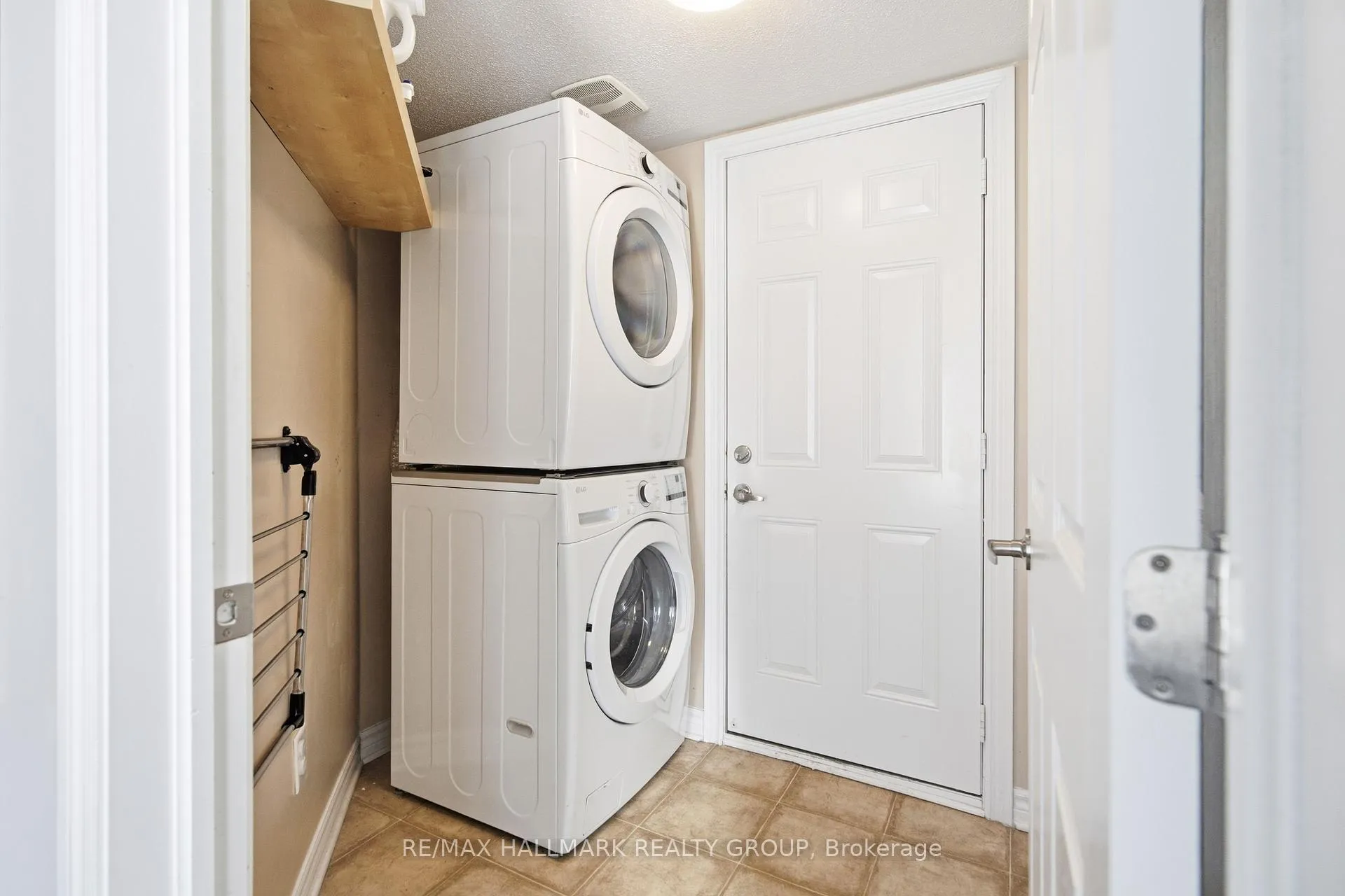 Photo 9 of 501 Sedgebrook Way, Ottawa, Stittsville (North) — HOMEH