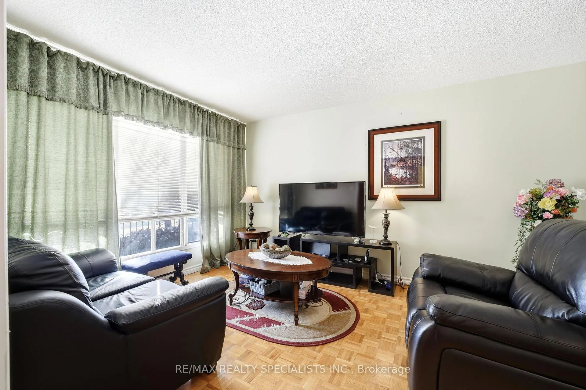 Photo 3 of 198 Vodden Street W, Brampton, Brampton West — HOMEH