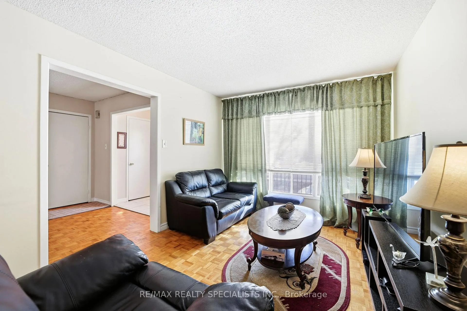 Photo 4 of 198 Vodden Street W, Brampton, Brampton West — HOMEH