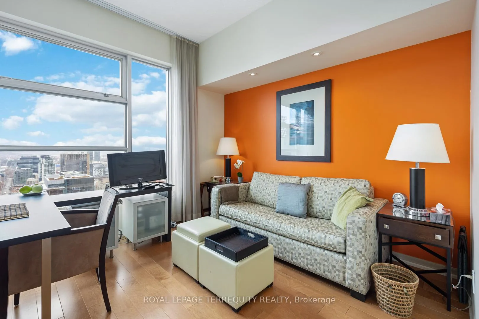 Photo 4 of Unit 3104, 1 King Street W, Toronto, Bay Street Corridor — HOMEH