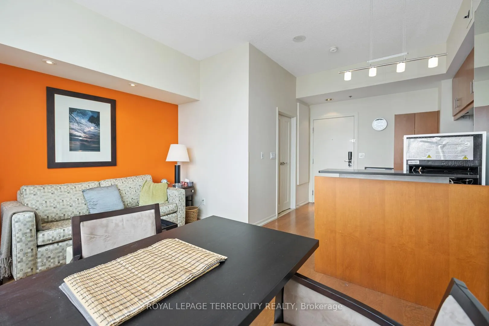 Photo 6 of Unit 3104, 1 King Street W, Toronto, Bay Street Corridor — HOMEH