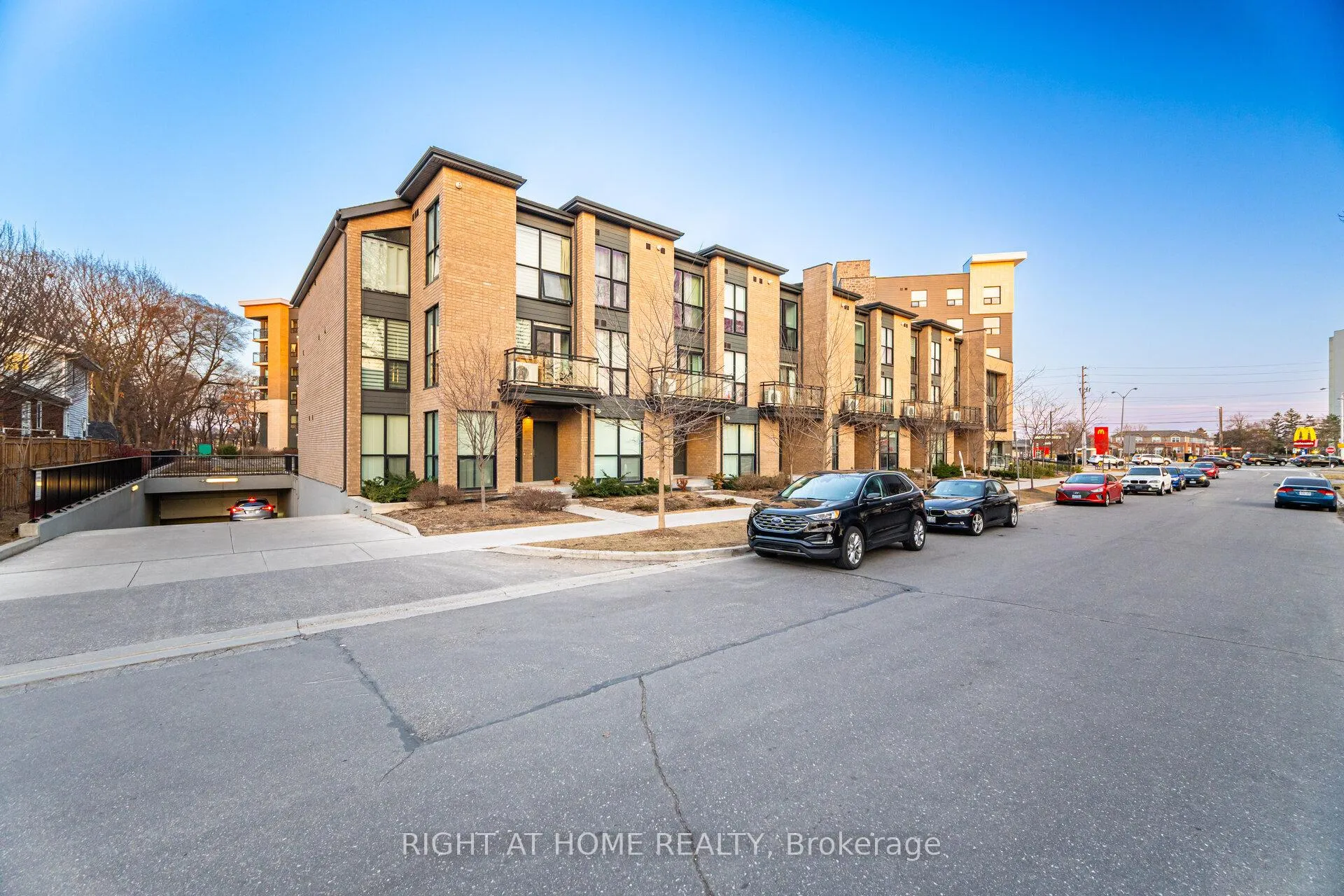 Front of Unit 101, 1 Falaise Road