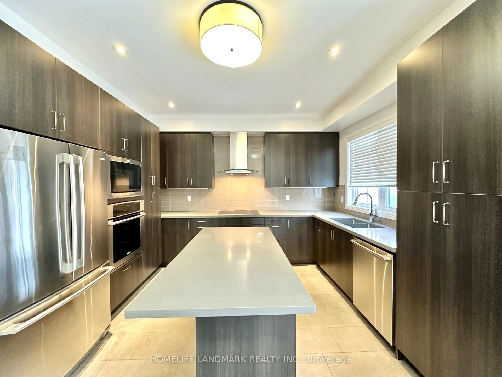 Photo 5 of 87 Village Parkway, Markham, Unionville — HOMEH