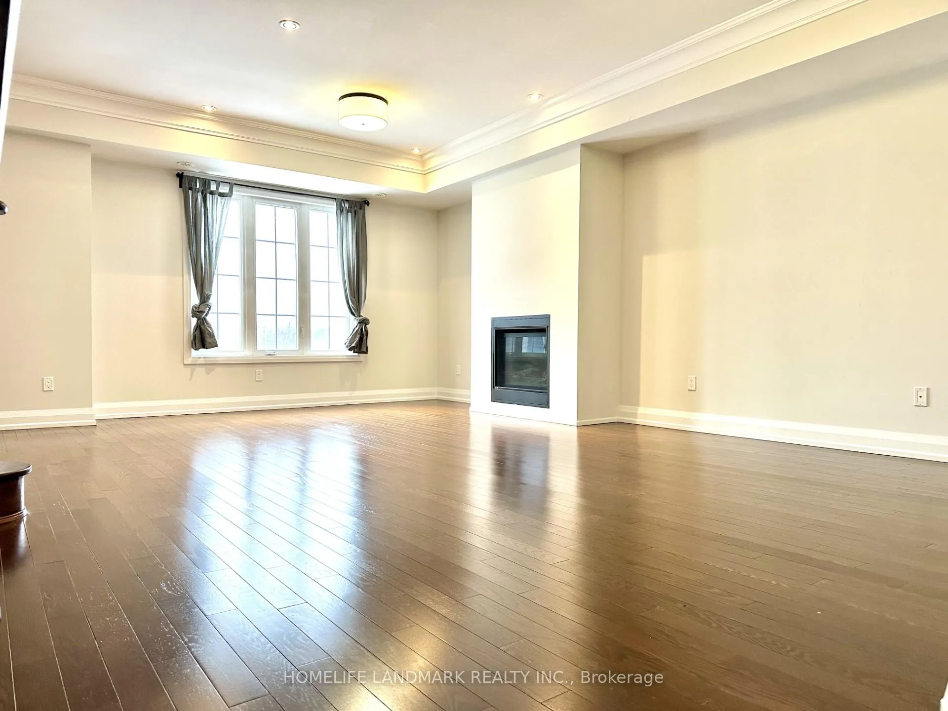 Photo 10 of 87 Village Parkway, Markham, Unionville — HOMEH