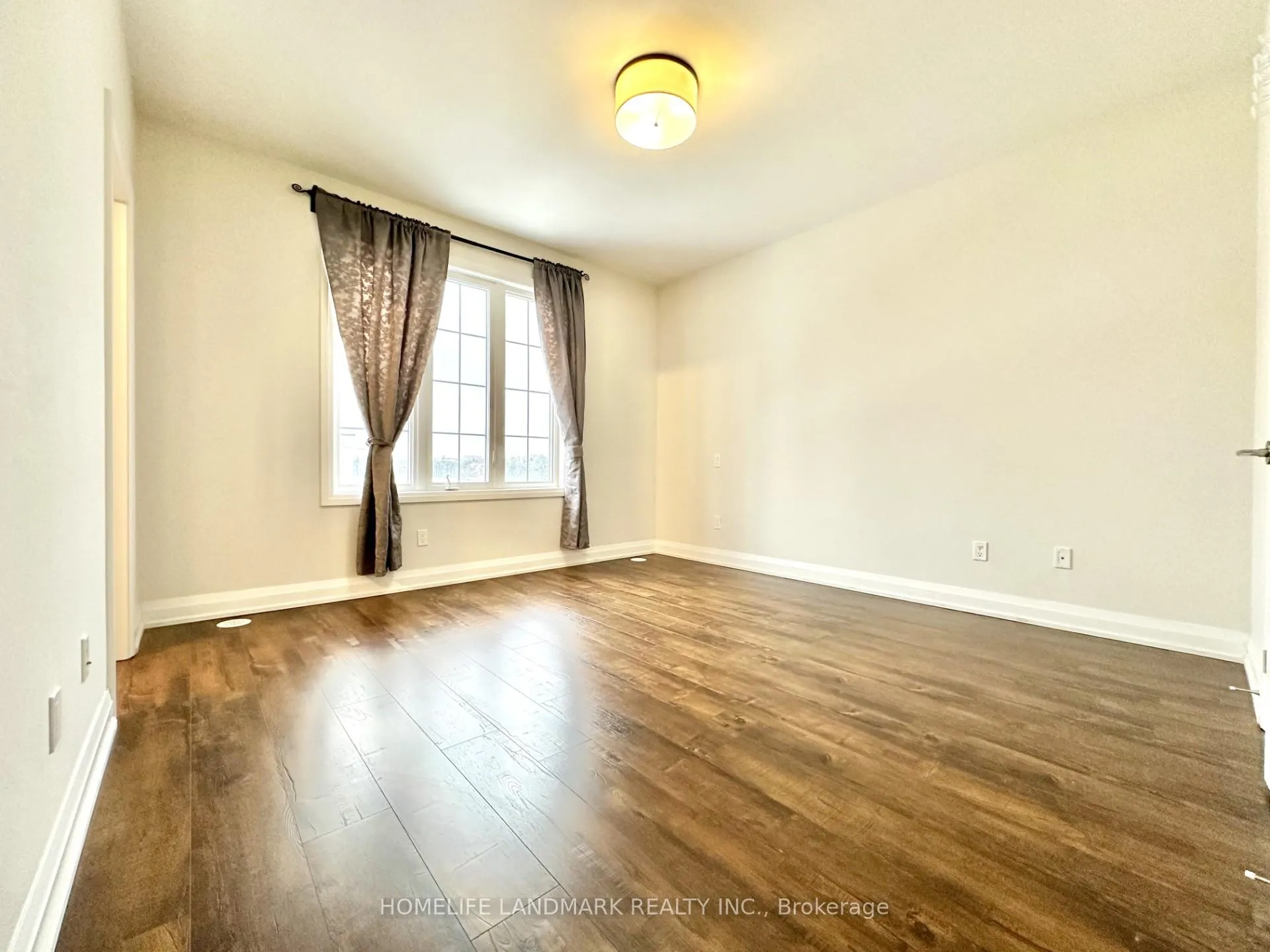 Photo 11 of 87 Village Parkway, Markham, Unionville — HOMEH