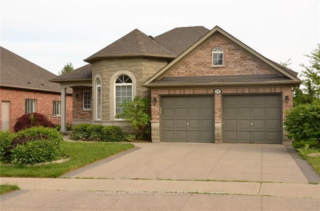 Photo 15 of 18 Anderson Court, Hamilton, Ancaster — HOMEH