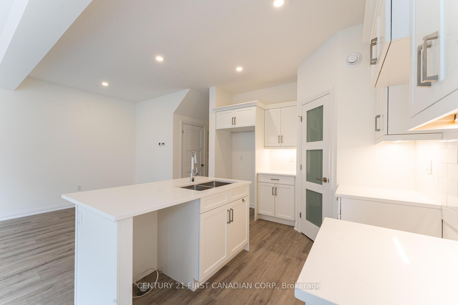Photo 6 of Unit 7, 17 Nicholson Street, Lucan Biddulph, Lucan — HOMEH