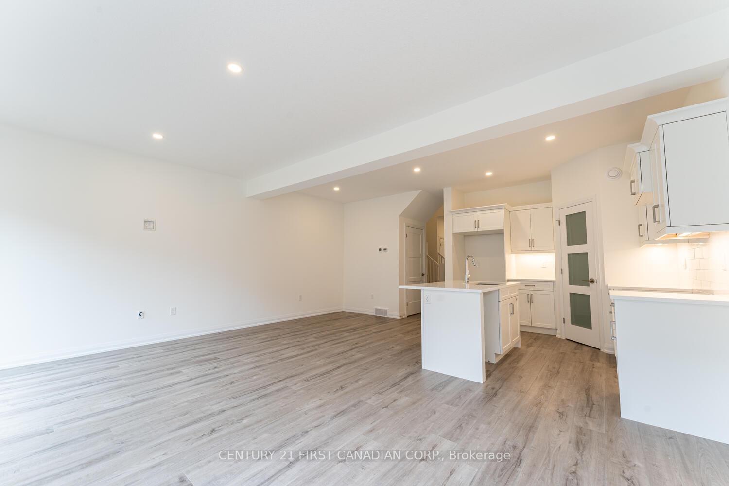 Photo 8 of Unit 7, 17 Nicholson Street, Lucan Biddulph, Lucan — HOMEH