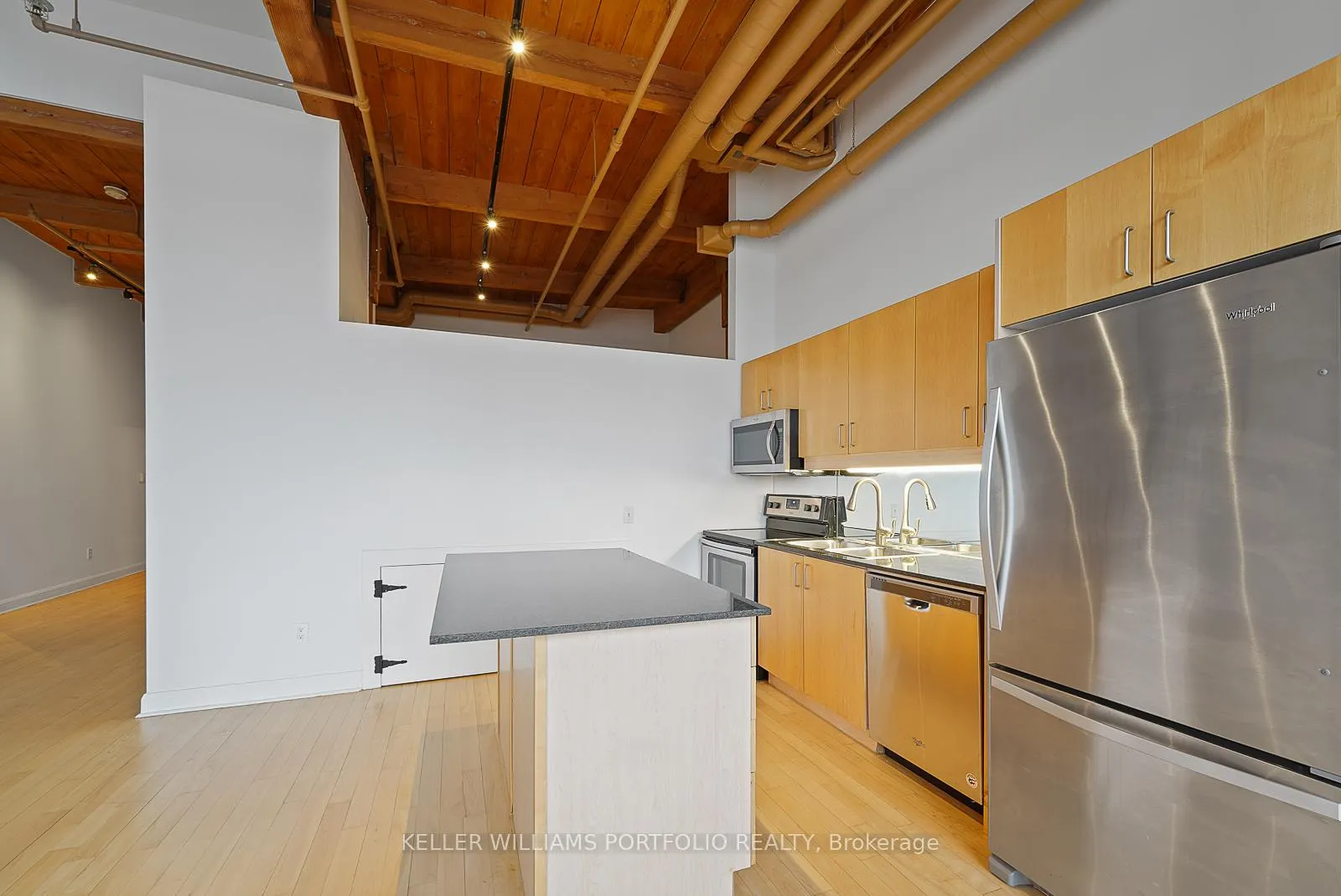 Photo 8 of Unit PH21, 993 Queen Street W, Toronto, Niagara — HOMEH