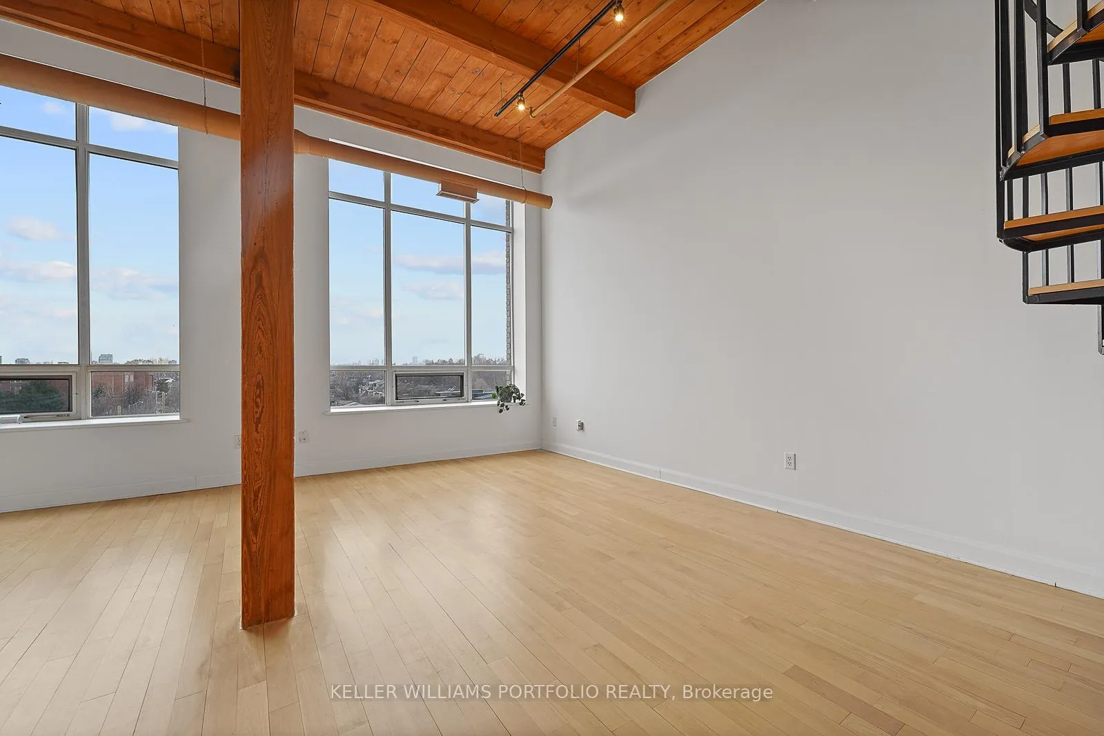 Photo 11 of Unit PH21, 993 Queen Street W, Toronto, Niagara — HOMEH