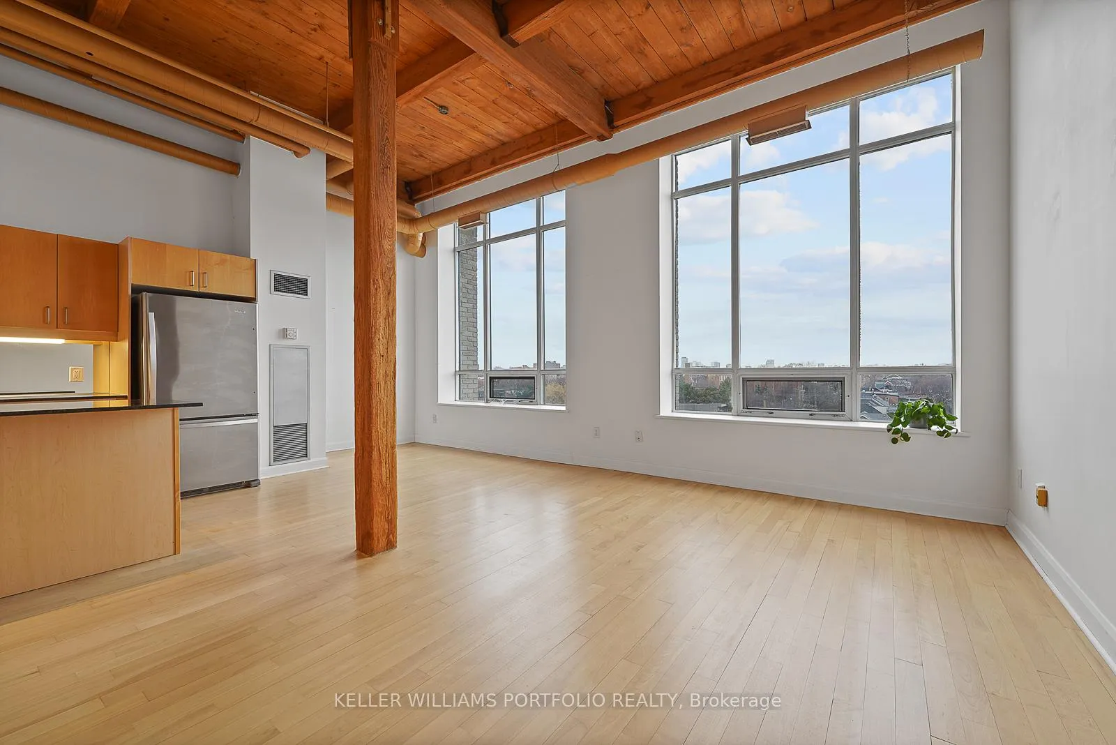 Photo 12 of Unit PH21, 993 Queen Street W, Toronto, Niagara — HOMEH