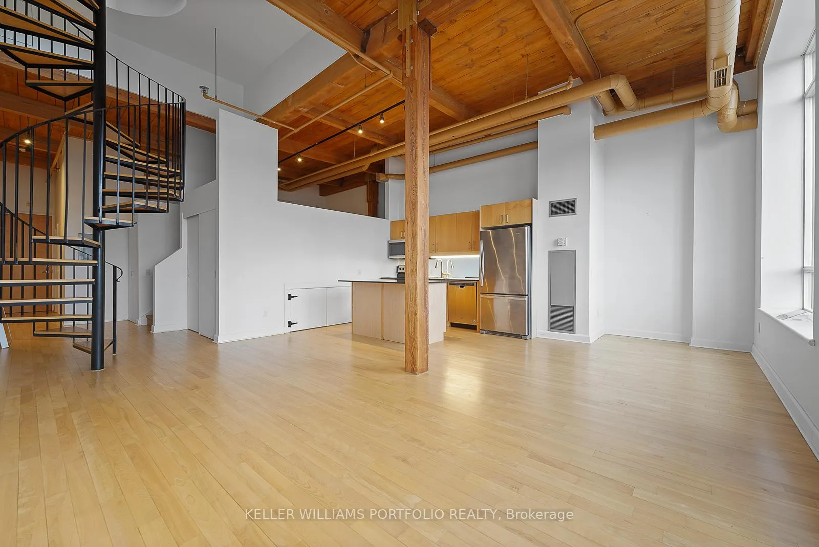 Photo 13 of Unit PH21, 993 Queen Street W, Toronto, Niagara — HOMEH