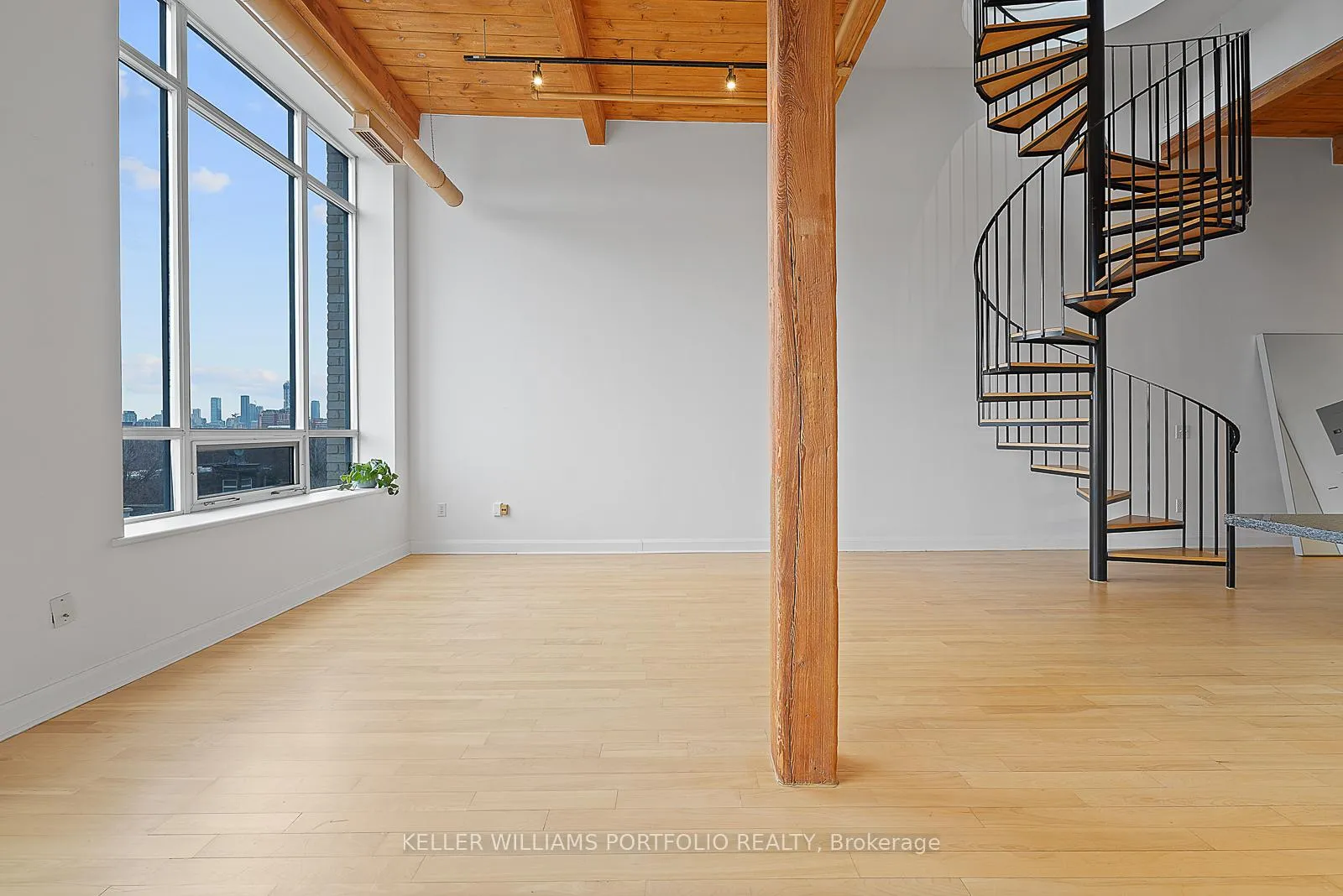 Photo 16 of Unit PH21, 993 Queen Street W, Toronto, Niagara — HOMEH