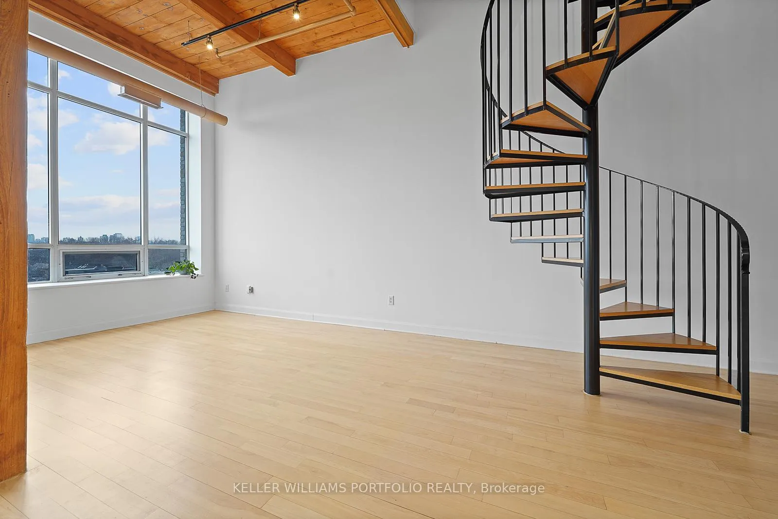 Photo 17 of Unit PH21, 993 Queen Street W, Toronto, Niagara — HOMEH