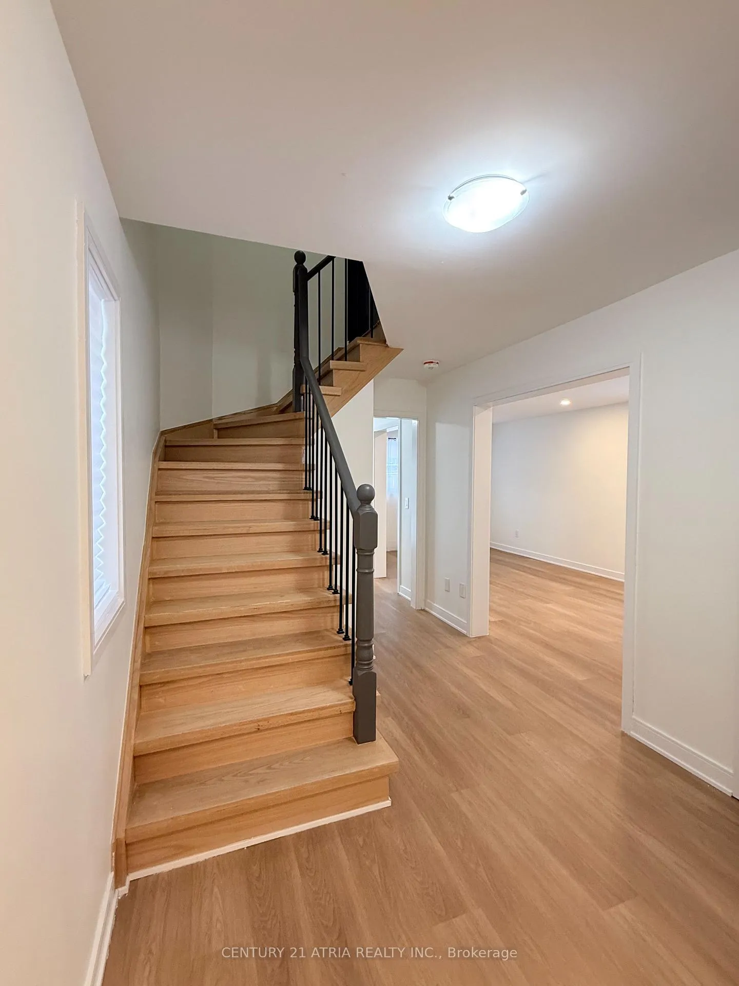 Photo 5 of 4 Nectarine Crescent, Brampton, Westgate — HOMEH