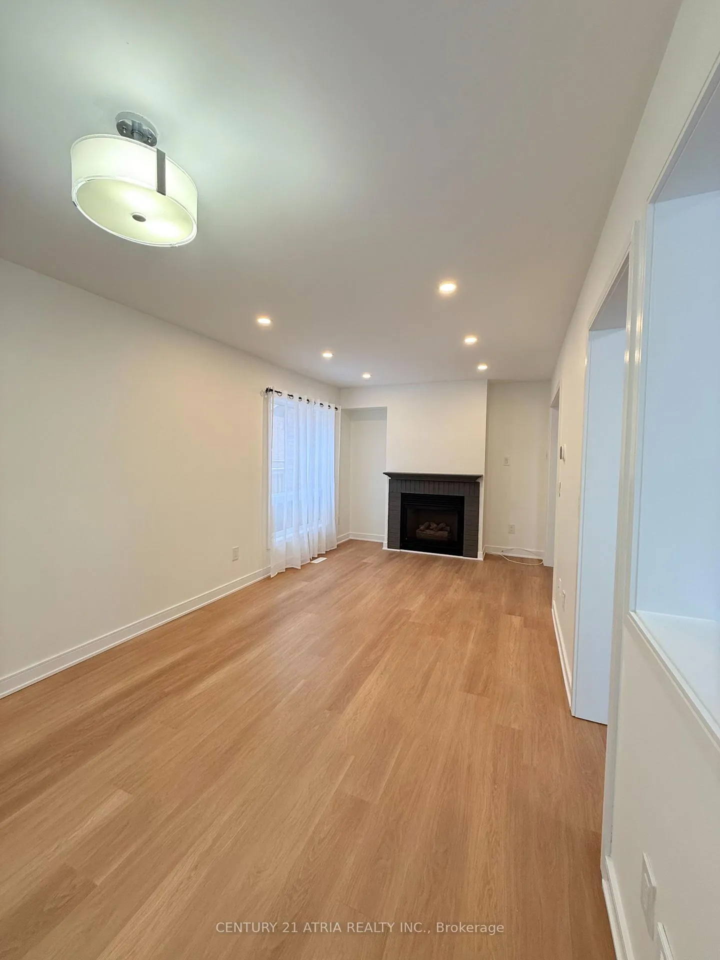 Photo 14 of 4 Nectarine Crescent, Brampton, Westgate — HOMEH