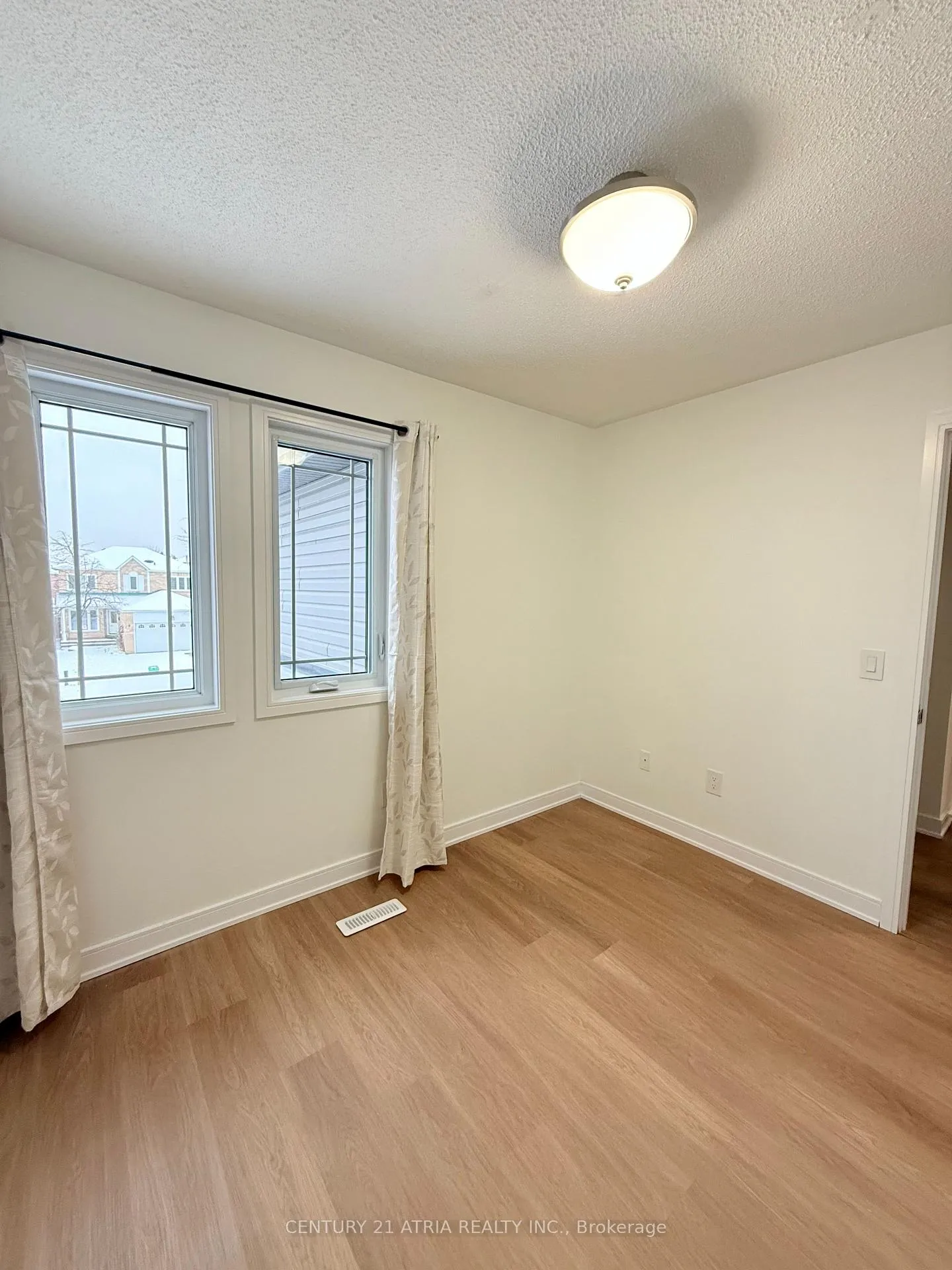 Photo 29 of 4 Nectarine Crescent, Brampton, Westgate — HOMEH