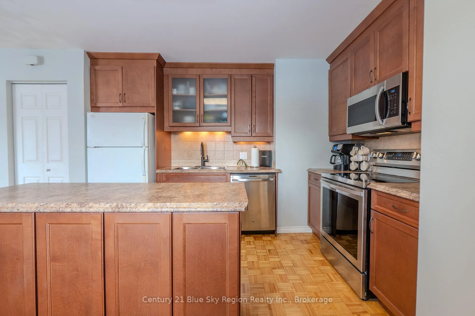 Photo 5 of 96 Strathcona Drive, North Bay, Ferris — HOMEH