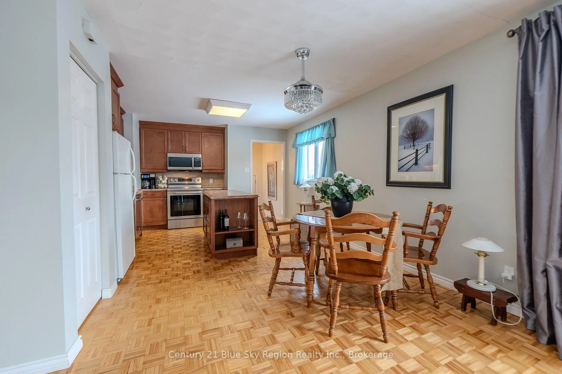 Photo 12 of 96 Strathcona Drive, North Bay, Ferris — HOMEH