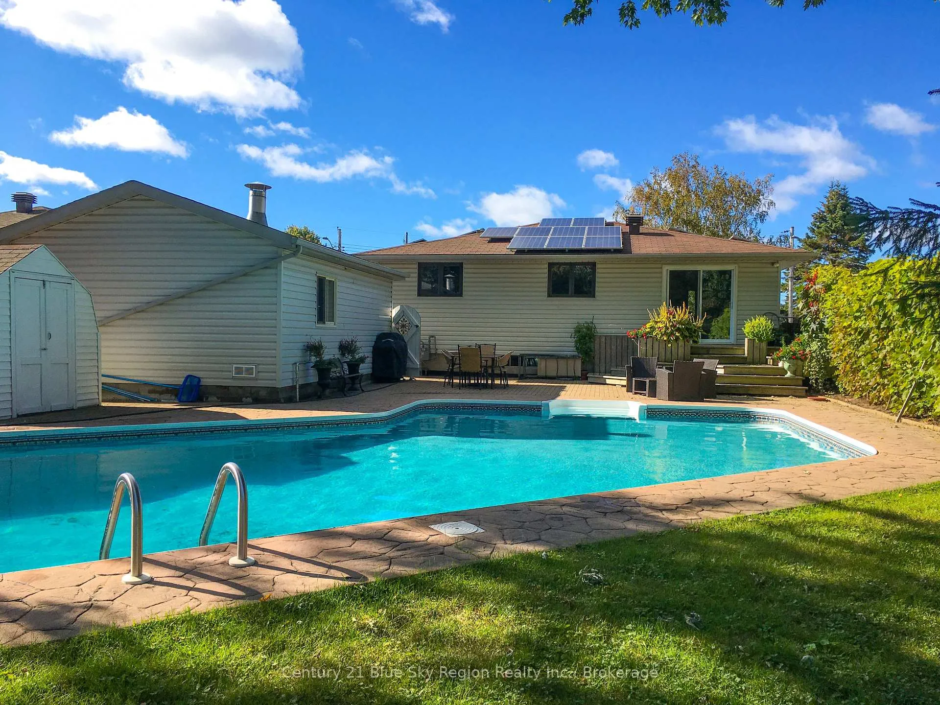 Photo 32 of 96 Strathcona Drive, North Bay, Ferris — HOMEH